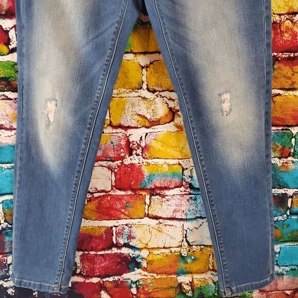 WHBM Girlfriend Light Wash Distressed Denim Jeans Size 4 - Picture 10 of 14